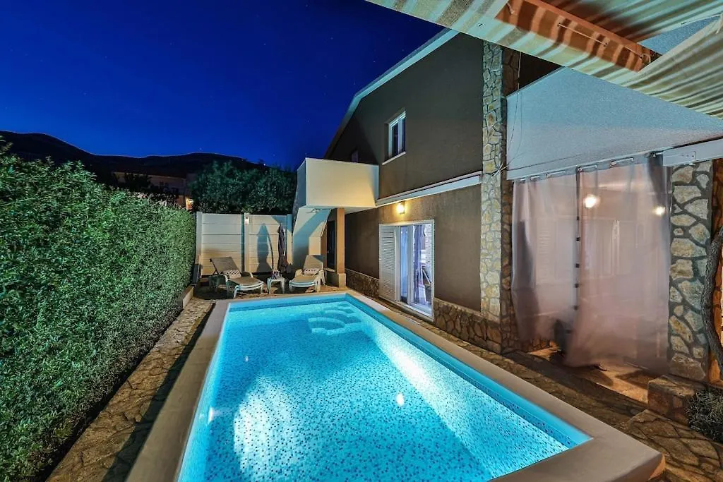 Vila Pasko With Private Pool Kastel Novi