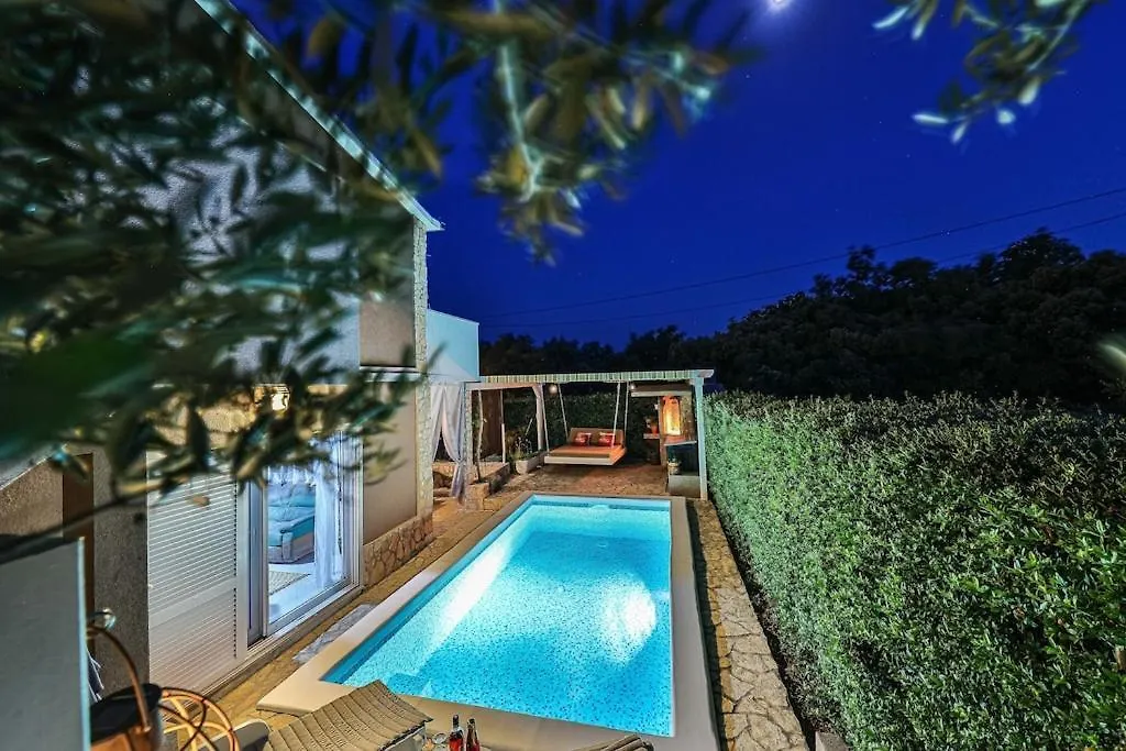Vila Pasko With Private Pool Kastel Novi 0*,  Croatia