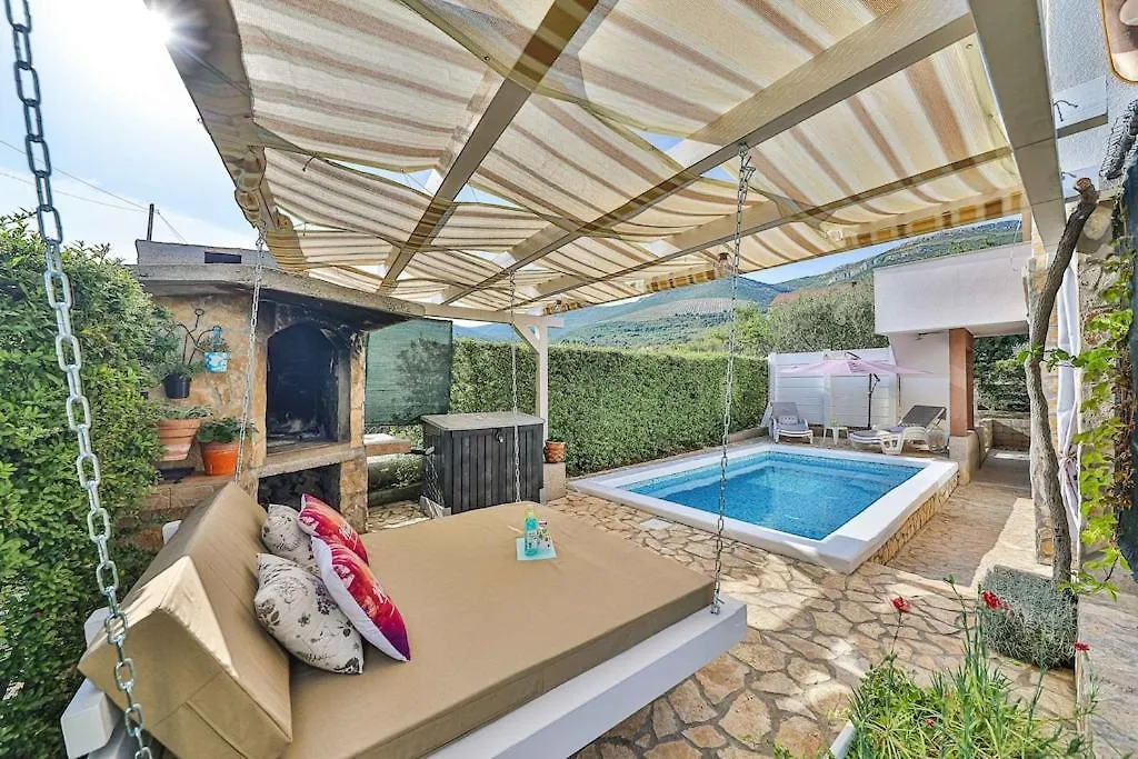 Vila Pasko With Private Pool Kastel Novi Apartment