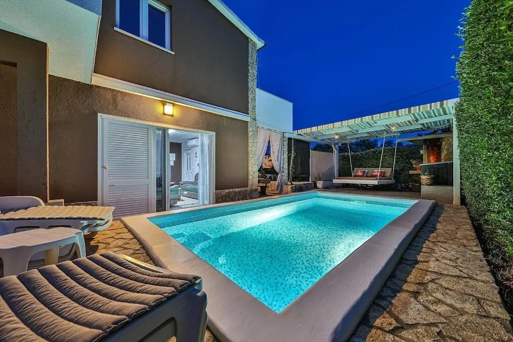 Vila Pasko With Private Pool Kastel Novi Apartment
