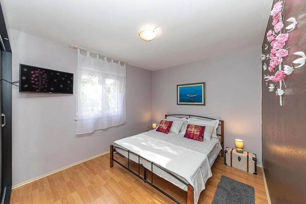Apartment Vila Pasko With Private Pool Kastel Novi